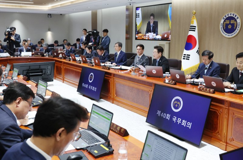 [서울=뉴시스] 고범준 기자 = 이재명 대통령이 2일 서울 용산 대통령실 청사에서 열린 제40회 국무회의에서 발언하고 있다. (대통령실통신사진기자단) 2025.09.02 bjko@newsis.com