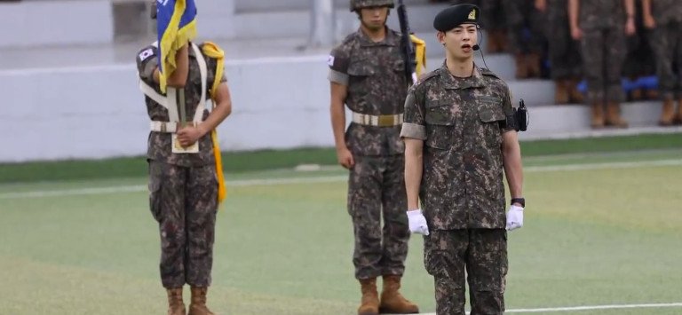 '현역' 차은우, 수료식서 훈련병 대표 선정…잘생겼는데 늠름하기까지 [N이슈]