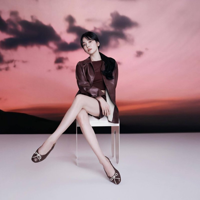 송혜교, 독보적 비주얼에 늘씬 각선미까지…여신 아우라