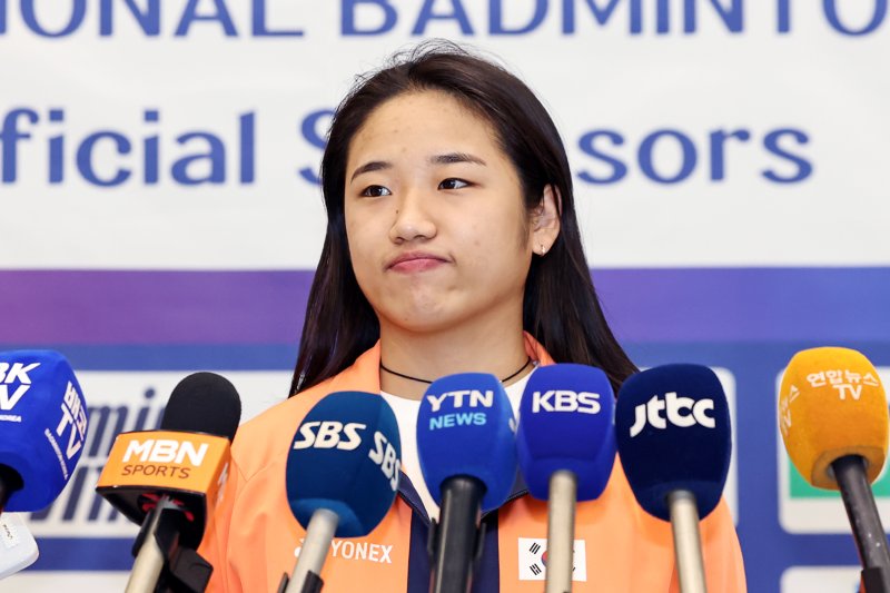 '셔틀콕 여제' 안세영이 2일 오후 인천국제공항을 통해 귀국해 소감을 밝히고 있다. 2025.9.2/뉴스1 ⓒ News1 민경석 기자