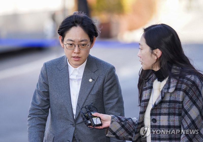 심판정 향하는 국민의힘 조지연 의원 (출처=연합뉴스)