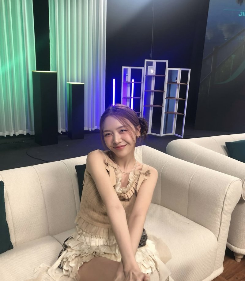 11월 결혼하는 방민아 리즈 미모 갱신…미소 활짝