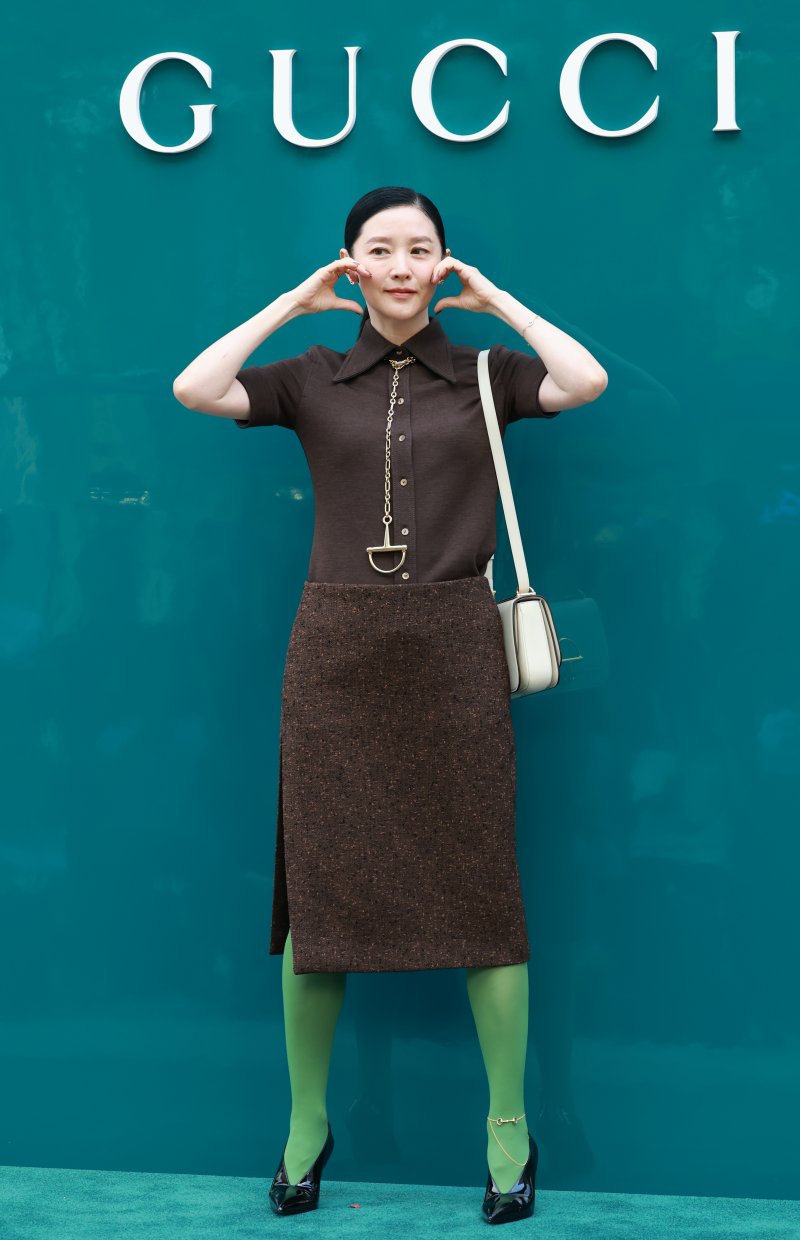 [뉴스1 ★]이영애, 가을 입고 청담 입성…54세 우아함 FLEX