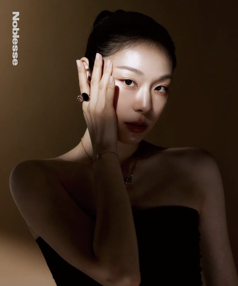 '고우림♥' 김연아, 튜브톱 드레스로 완성한 섹시미