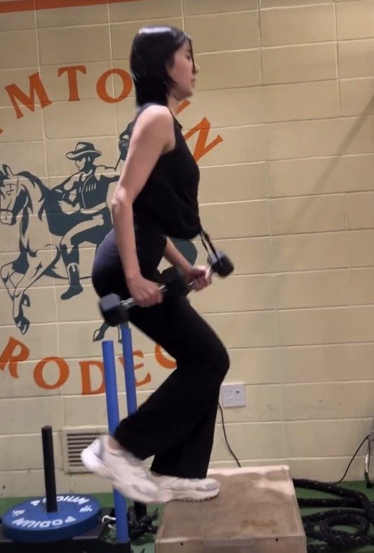 권은비 '워터밤 여신' 이유있었네…운동으로 만든 몸매 [N샷]