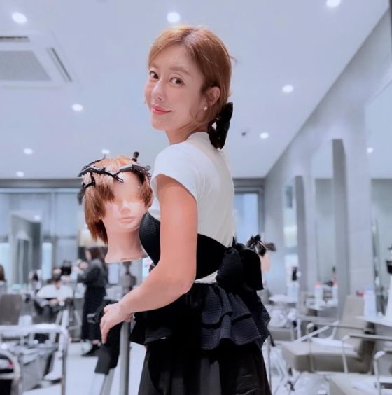 노쇼 안돼요..미용사로 변신한 쥬얼리 출신 이지현