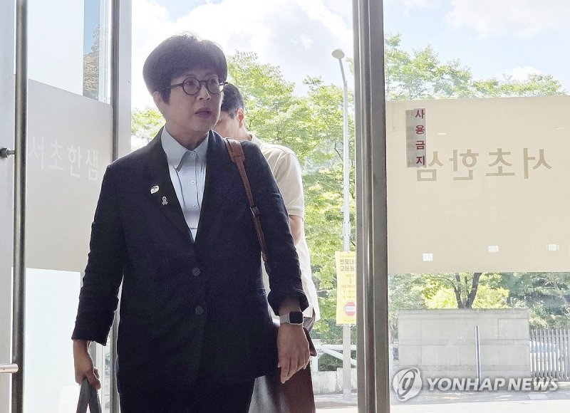 특검 향하는 박진 전 인권위 사무총장 (출처=연합뉴스)