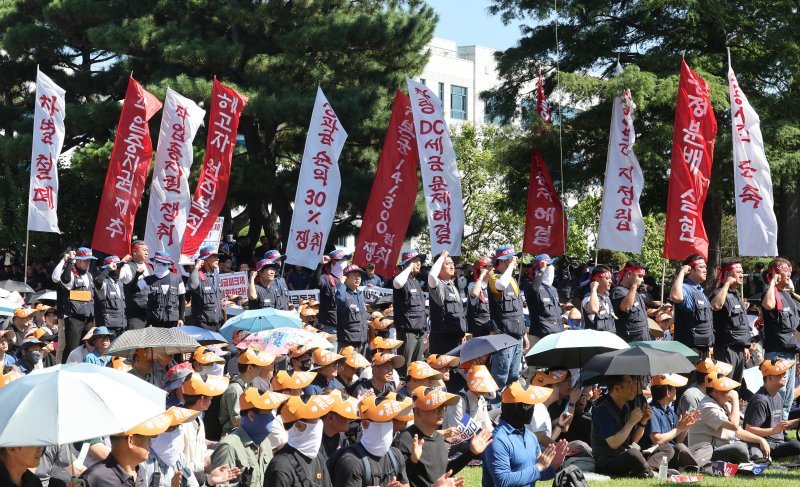 3일 울산시 북구 현대자동차 울산공장 본관 앞에서 현대차 바카라사이트의 총바카라사이트 결의대회가 열리고 있다. /사진=연합뉴스