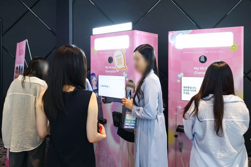 CMS 2025에서 선보인 밀레니얼웍스 AI 포토부스 '애니모먼트'. 밀레니얼웍스 제공