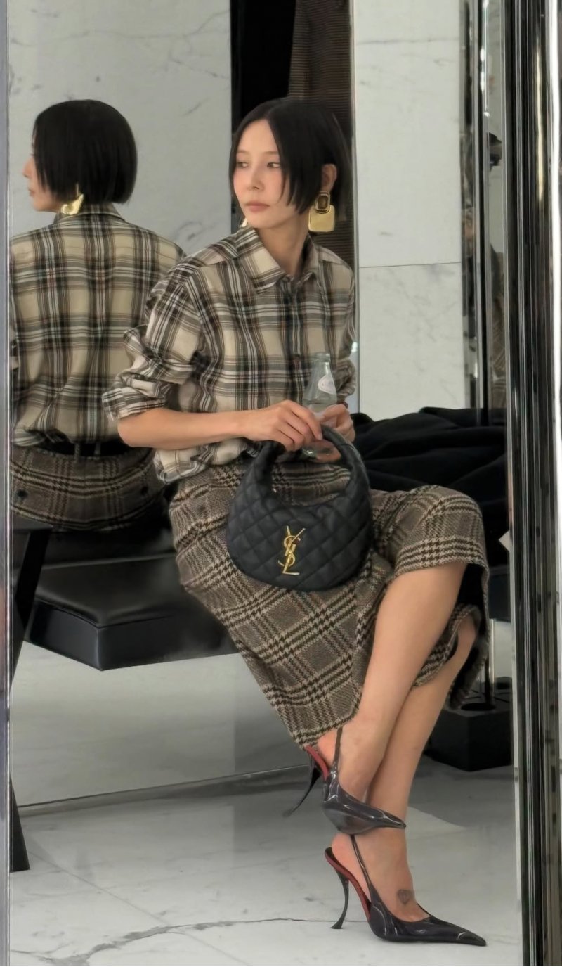 김나영 체크무늬 패션도 완벽 소화 '함박웃음'