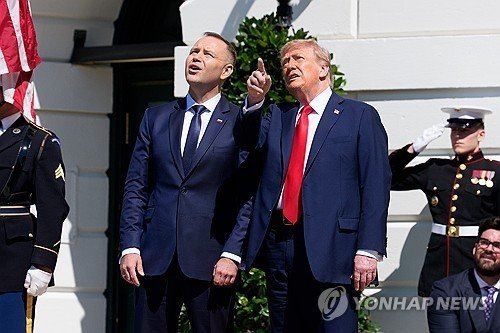 폴란드 정상 만난 트럼프 대통령 (출처=연합뉴스)