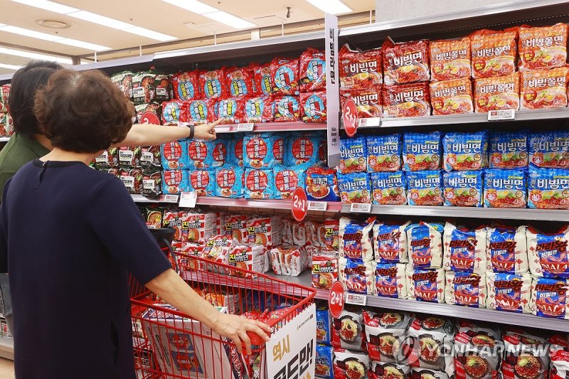 [팩트체크] 비빔면 맛이 변했다?…"전담조직 두고 맛 유지 사활" (출처=연합뉴스)