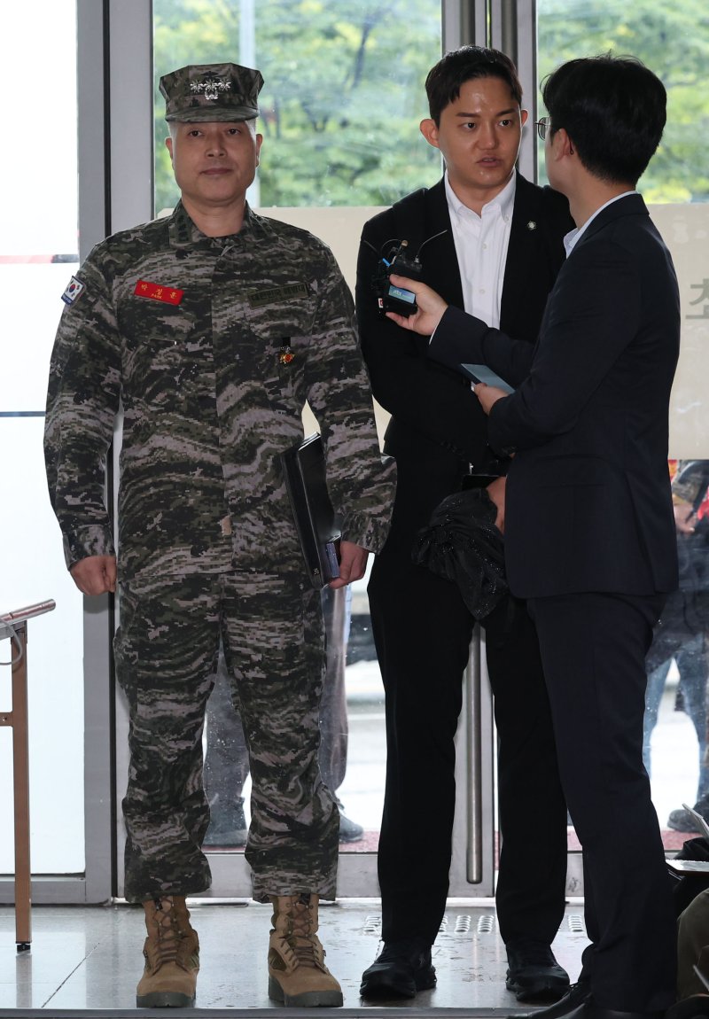 [서울=뉴시스] 권창회 기자 = 박정훈 해병대 수사단장이 4일 오전 서울 서초구 이명현 순직 해병 특별검사 사무실에 참고인 신분으로 6차 소환 조사에 출석하고 있다. 2025.09.04. kch0523@newsis.com