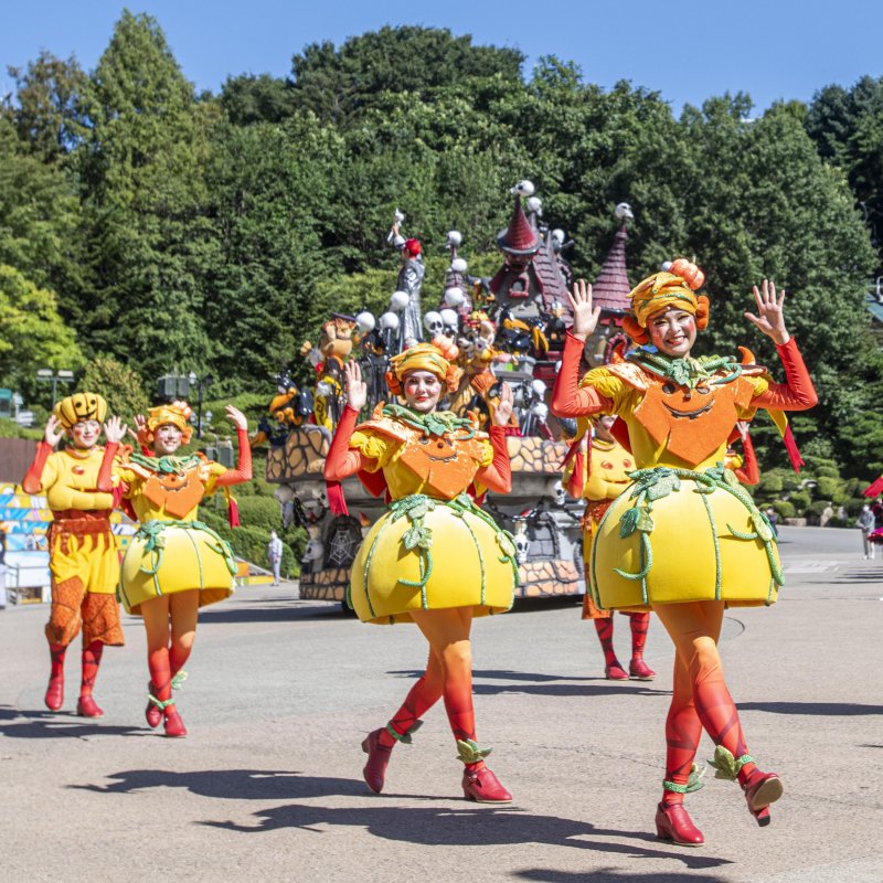 가을축제에 맞춰 새로 선보이는 '스마일리 펌킨 퍼레이드'