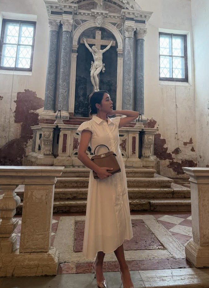 이민정, 누리꾼 지적에 불편했다면 죄송…성당 아닌 레스토랑