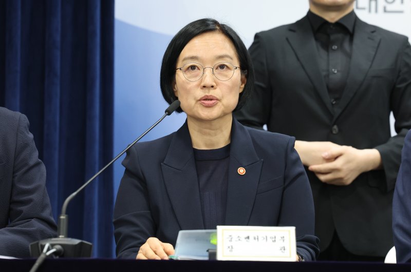 한성숙 중소벤처기업부 장관이 지난달 22일 서울 종로구 정부서울청사에서 열린 새정부 경제성장전략 관계부처 합동 브리핑에서 발언을 하고 있다. 2025.8.22/뉴스1 ⓒ News1 임세영 기자