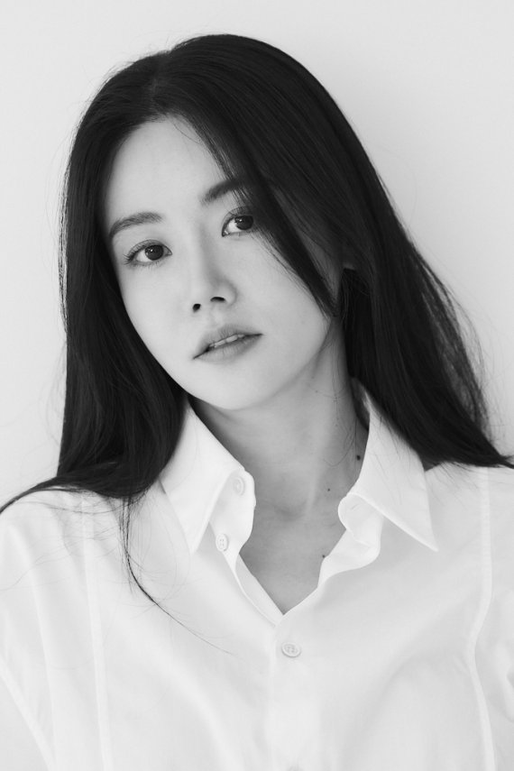 황우슬혜, 현빈·장근석과 한 식구…