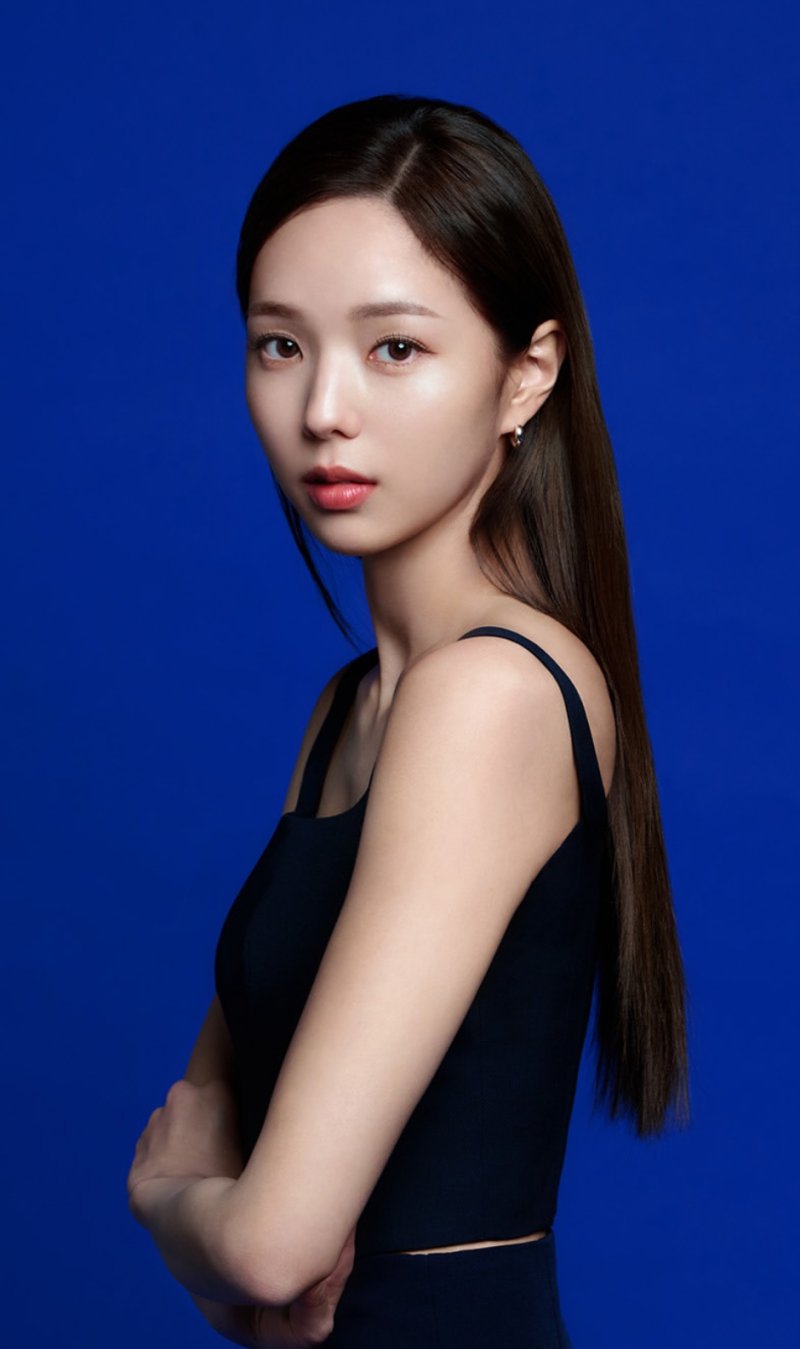 채수빈, 반전매력…글러브 끼고 강렬 눈빛