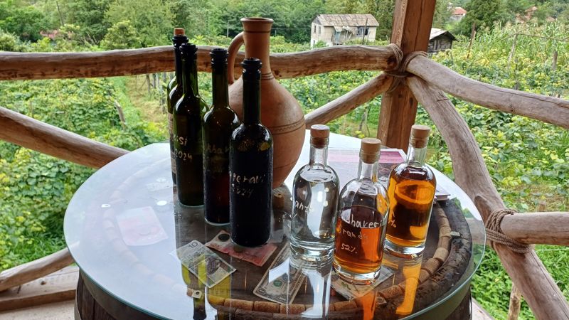 와이너리에서 테이스팅을 진행한 와인과 차차, 브랜디 등.