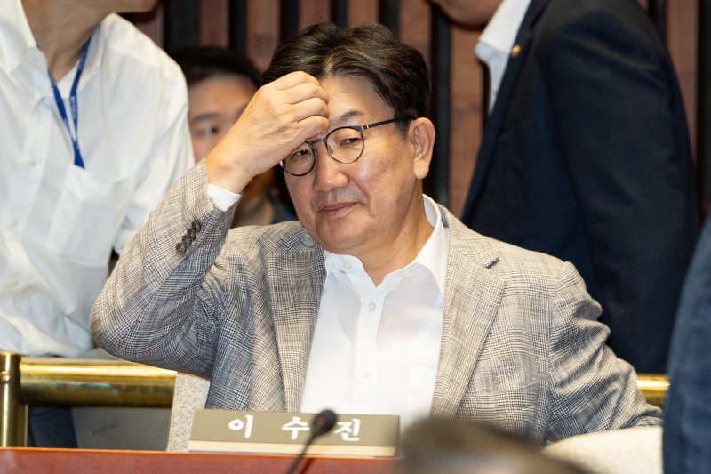 권성동 국민의힘 의원이 3일 서울 여의도 국회에서 열린 긴급 의원총회에 참석하고 있다. 2025.9.3/뉴스1 ⓒ News1 유승관 기자