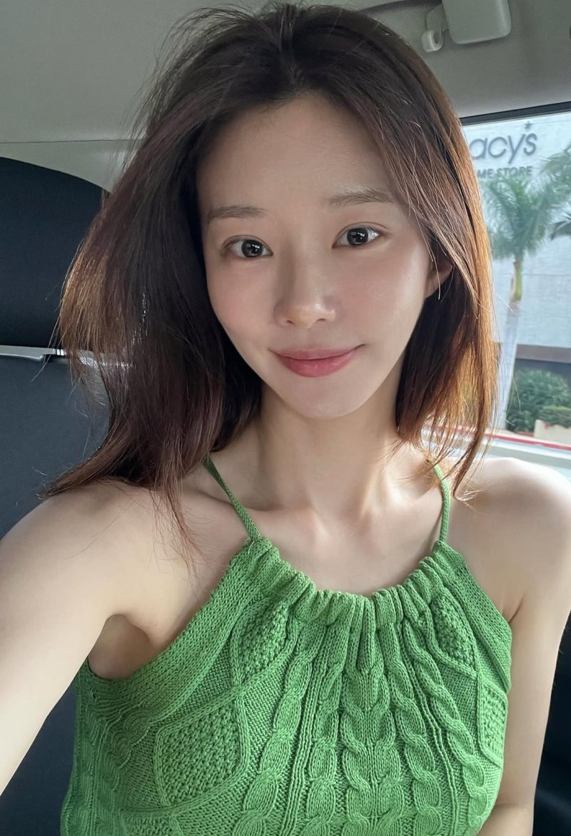 이주빈 가을 여신 강림…호피무늬도 어울려