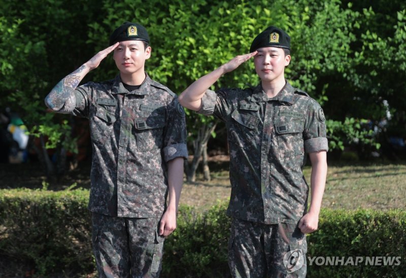 BTS 지민·정국 '전역을 명 받았습니다' (출처=연합뉴스)