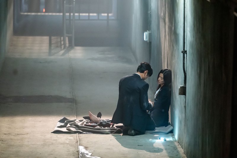 전지현·강동원 투샷 비주얼 좋고 케미 좋고…'북극성' 어땠나 [OTT 화제작]