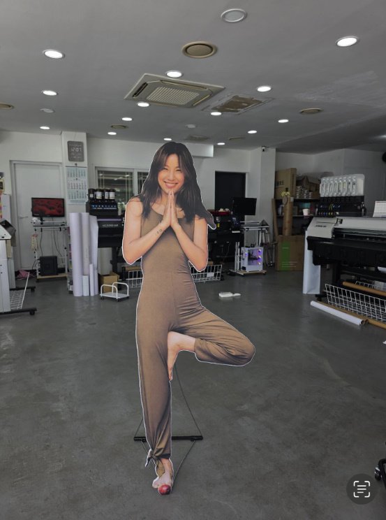 이효리, 요가원 실물 등신대 등장…원데이 수강권 벌써 매진 [N샷]