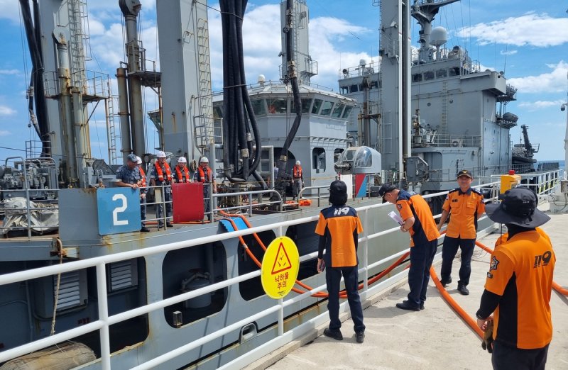 강릉 급수 현장 방문한 소방청 차장 "식수 공급에 최선을"