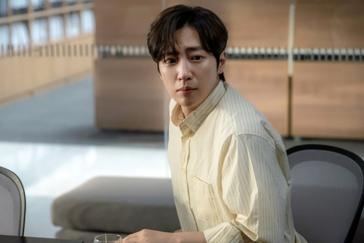 '에스콰이어' 이진욱, 전처 남편 이상엽과 대립…정채연 지원 사격