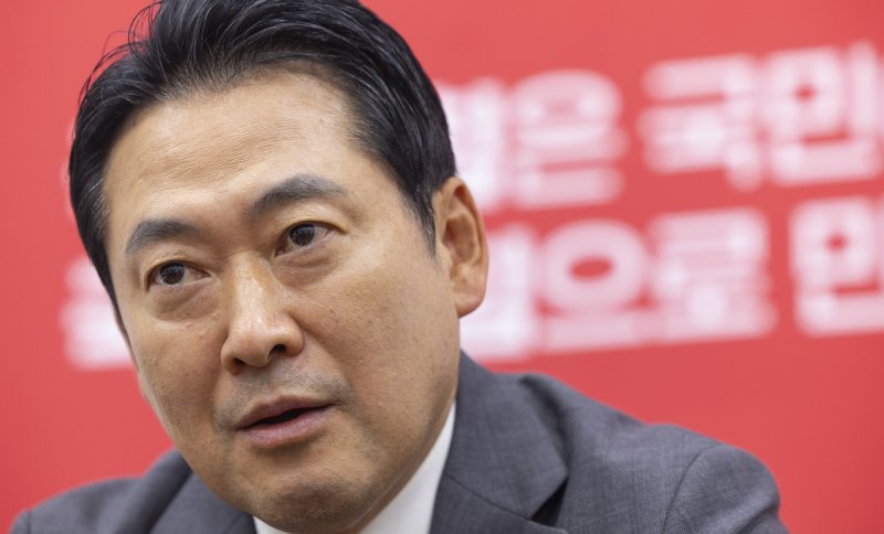 연합뉴스와 인터뷰하는 국민의힘 장동혁 대표 (출처=연합뉴스)