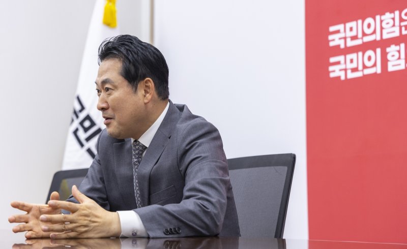 연합뉴스와 인터뷰하는 국민의힘 장동혁 대표 (출처=연합뉴스)