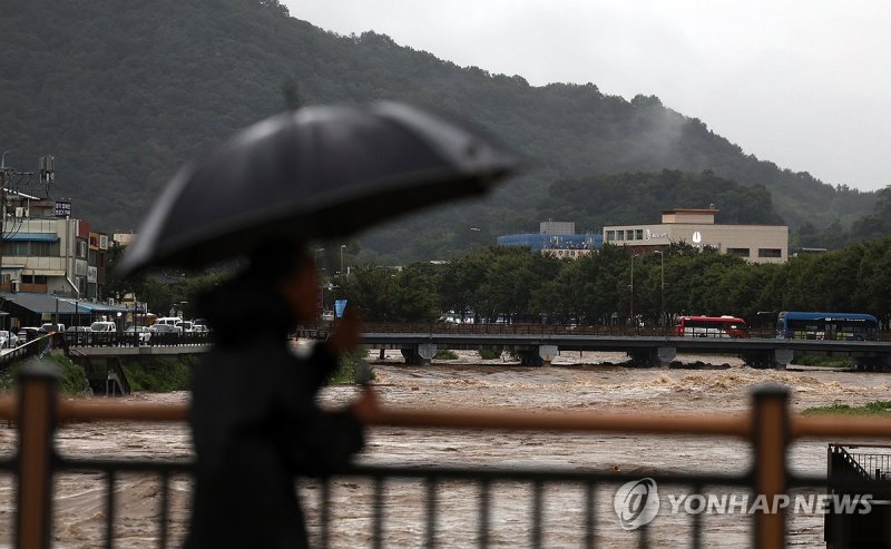 불어난 물 (출처=연합뉴스)