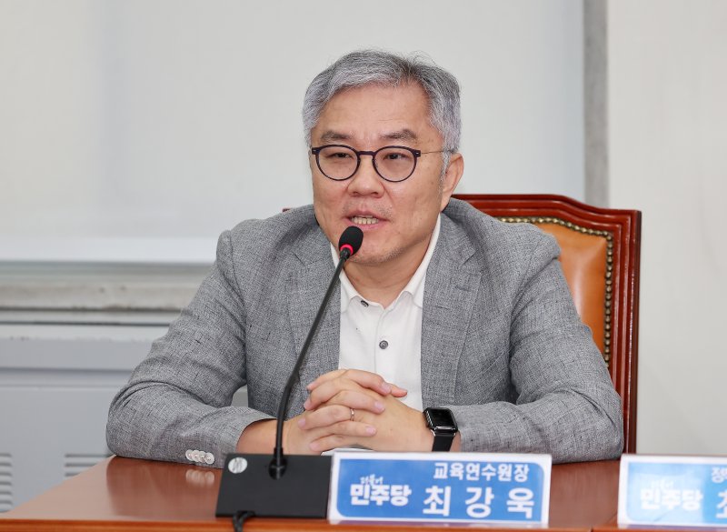 최강욱 더불어민주당 2025 바카라사이트연수2025 바카라사이트이 지난 8월 22일 서울 여의도 국회에서 열린 최고위원회의에서 발언하고 있다. 뉴시스