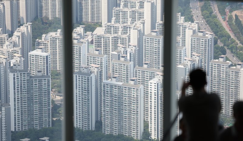 지난 7월 서울 시내 아파트 풍경. 뉴시스