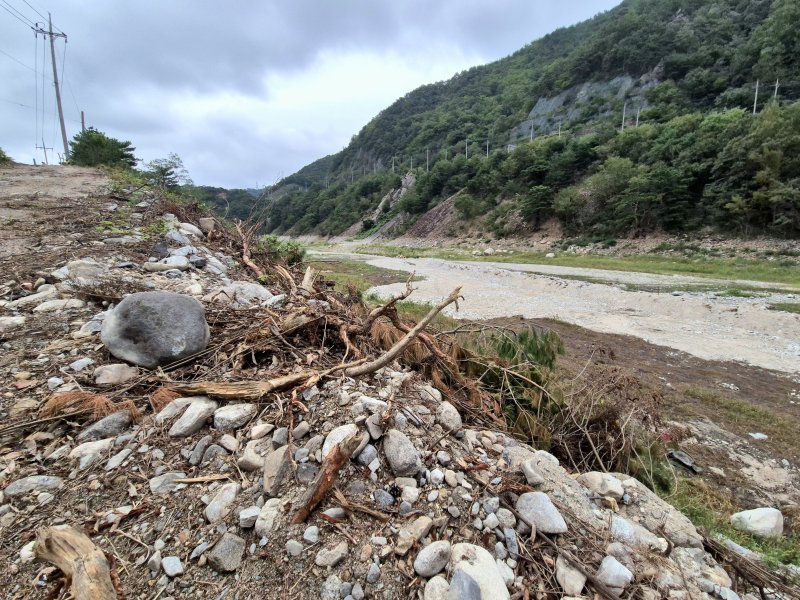 가뭄에 메마른 오봉저수지. 연합뉴스