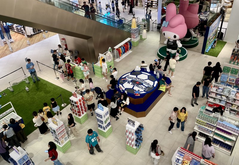 "일본 좋아요" 호감도 쑥… 1020세대 사로잡은 '귀칼&middot;산리오'