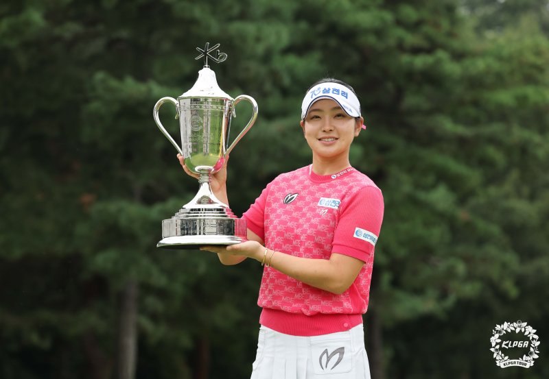 랭킹 1위 유현조, LPGA 황유민 전격 지명! '빅 매치' 성사... 첫 날부터 불꽃 튄다 [위믹스챔피언십]