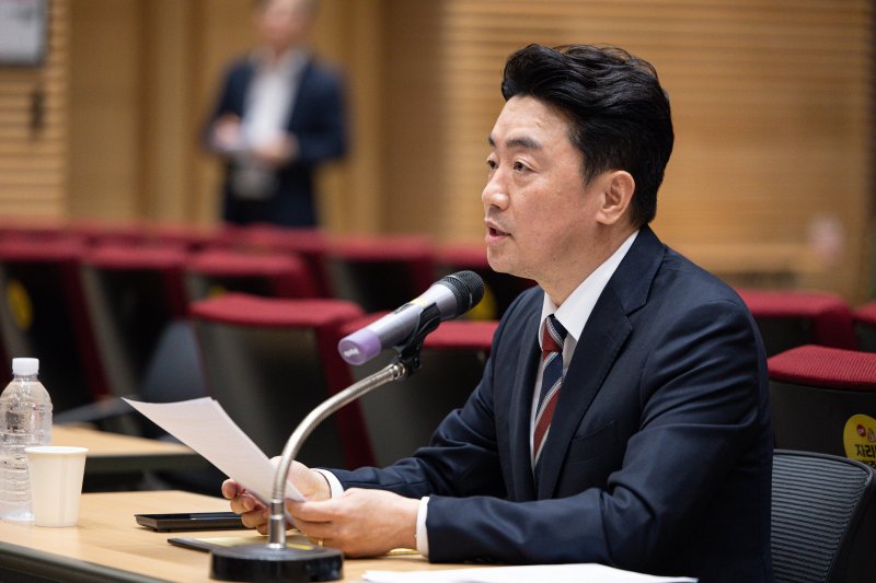 바카라사이트 총판 대통령 비서실장이 28일 서울 용산 대통령실 청사에서 열린 기자간담회에서 발언을 하고 있다. 2025.8.28/바카라사이트 총판1 ⓒ News1 이재명 기자