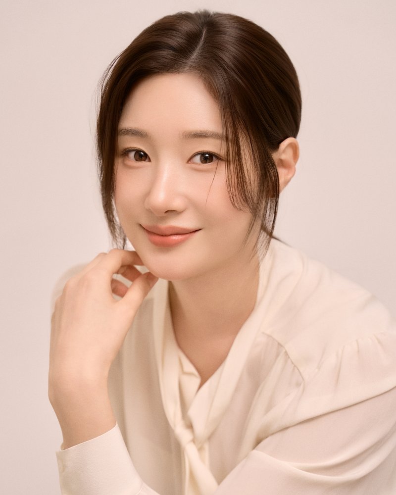 "넷플릭스 순위에 울었다"…배우를 꿈꾸는 배우 정채연 [N인터뷰]①