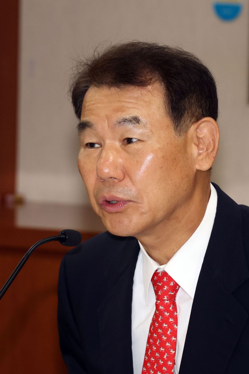 정은보 한국거래소 이사장이 8일 서울 여의도 한국거래소에서 열린 자본시장 활성화를 위한 현장 간담회에서 환영사를 하고 있다. 사진=서동일 기자