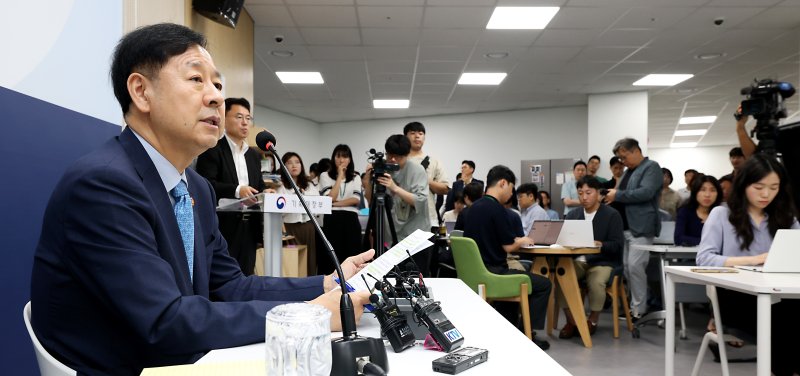 구윤철 경제부총리 겸 기획재정부 장관이 8일 오전 세종시 정부세종청사에서 열린 출입기자단 간담회에 참석하여 현안 관련 내용을 설명하고 있다. 2025.9.8/뉴스1 ⓒ News1 김기남 기자