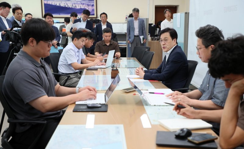 기자회견 하는 김광래 도 경제부지사 (출처=연합뉴스)