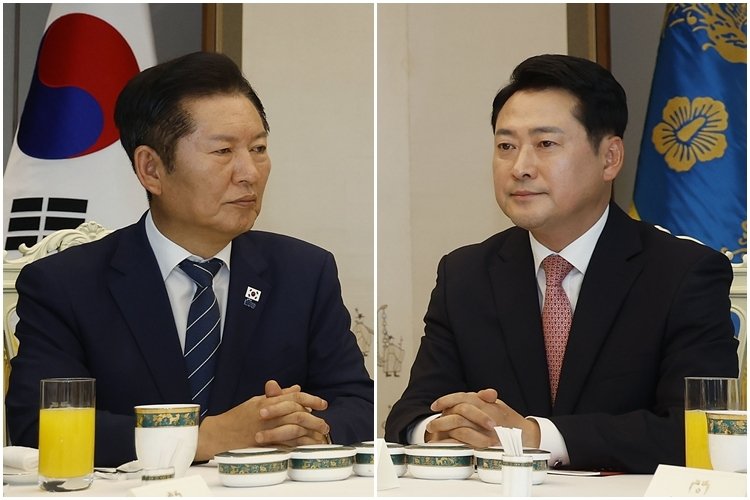 정청래 더불어민주당 대표(왼쪽)와 장동혁 국민의힘 대표/사진=연합뉴스