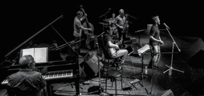 장사익. 행복을 뿌리는 판 제공