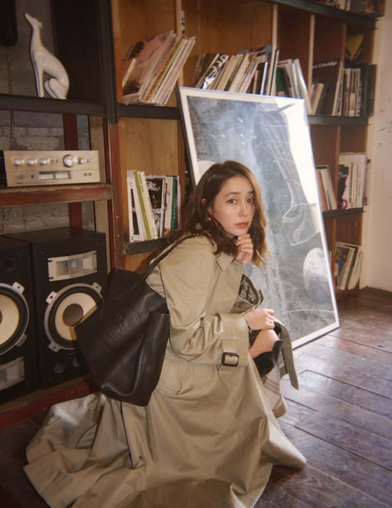 이민정 베네치아 다녀와 물오른 미모…트렌치코트 찰떡 소화