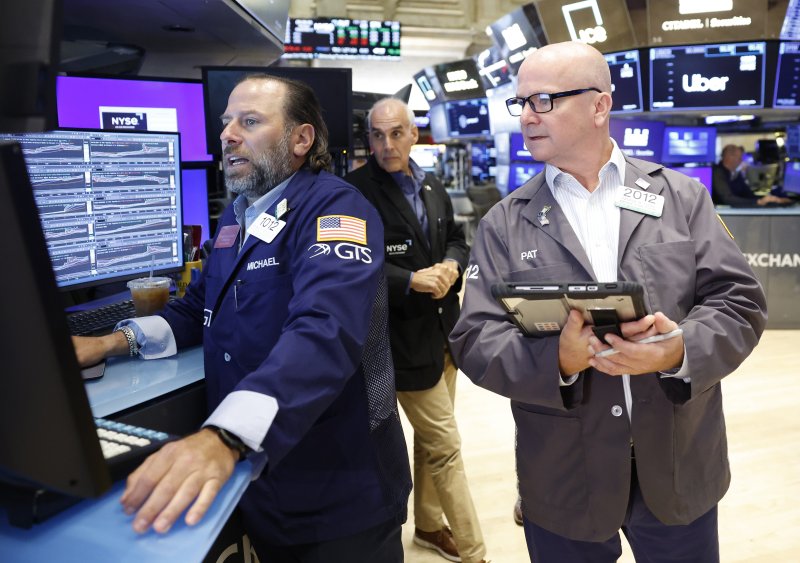 뉴욕 증시 3대 지수가 22일(현지시간) 엔비디아와 애플 쌍끌이 속에 사흘 연속 사상 최고 기록을 경신했다. UPI 연합