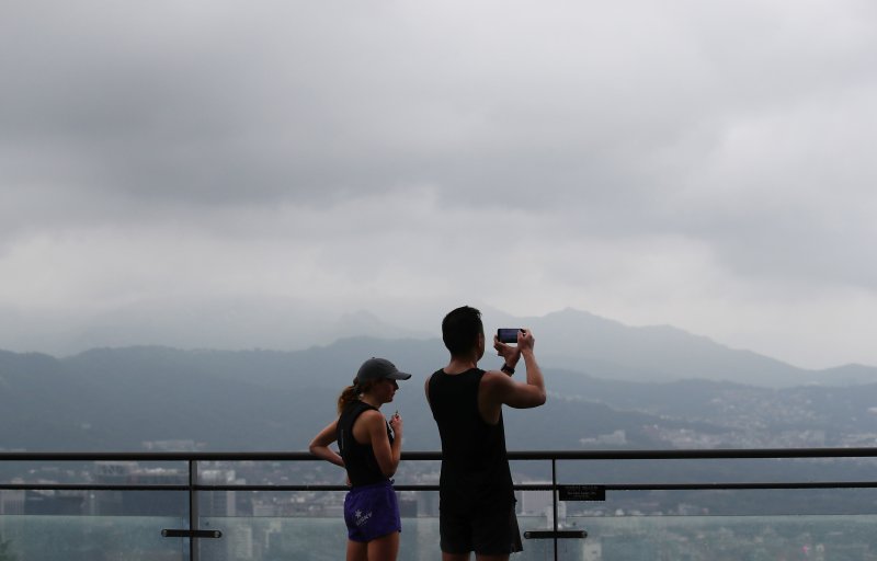 하늘에 먹구름이 드리워져 있다.(사진은 기사 내용과 무관함) / 뉴스1 ⓒ News1