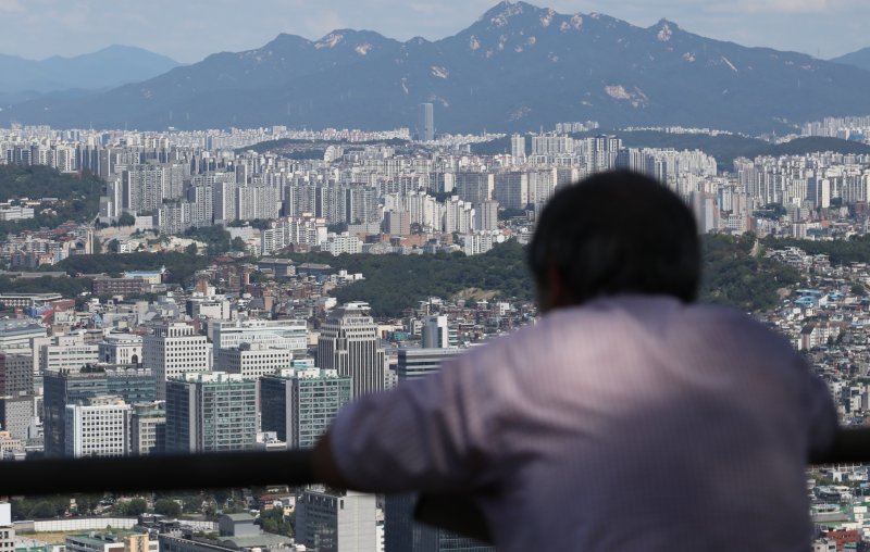 서울 중구 남산에서 바라본 시내 아파트 단지. 2025.9.5/뉴스1 ⓒ News1 권준언 기자