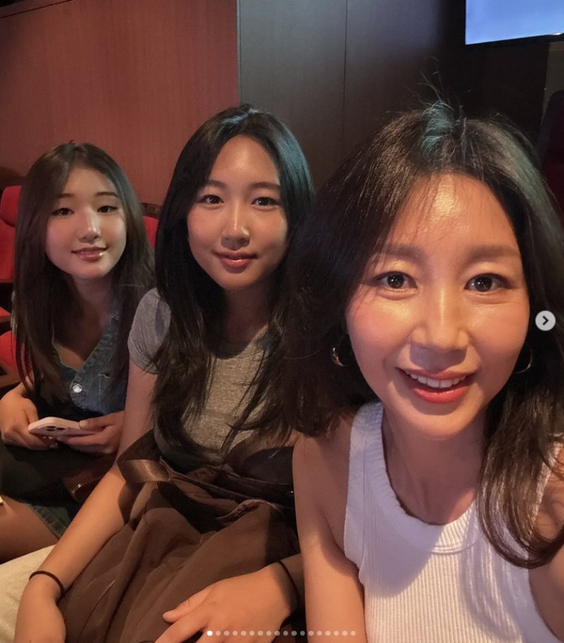 큰언니야 엄마야? '윤종신♥' 전미라, 두 딸과 자매 같은 판박미 미모